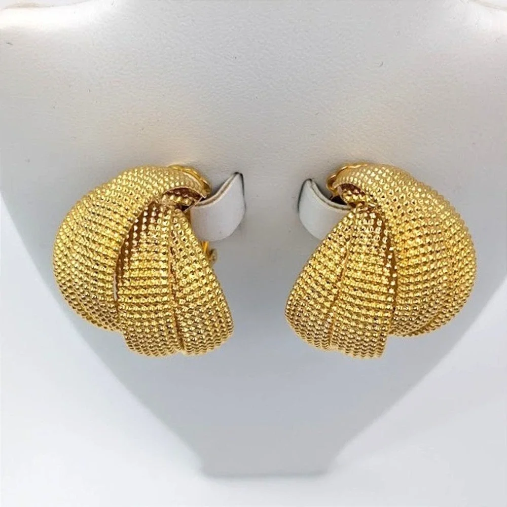 VTG Norma Jean Gold Tone‎ Earrings 3D Knot Caviar Textured Clip-on Chunky 80s